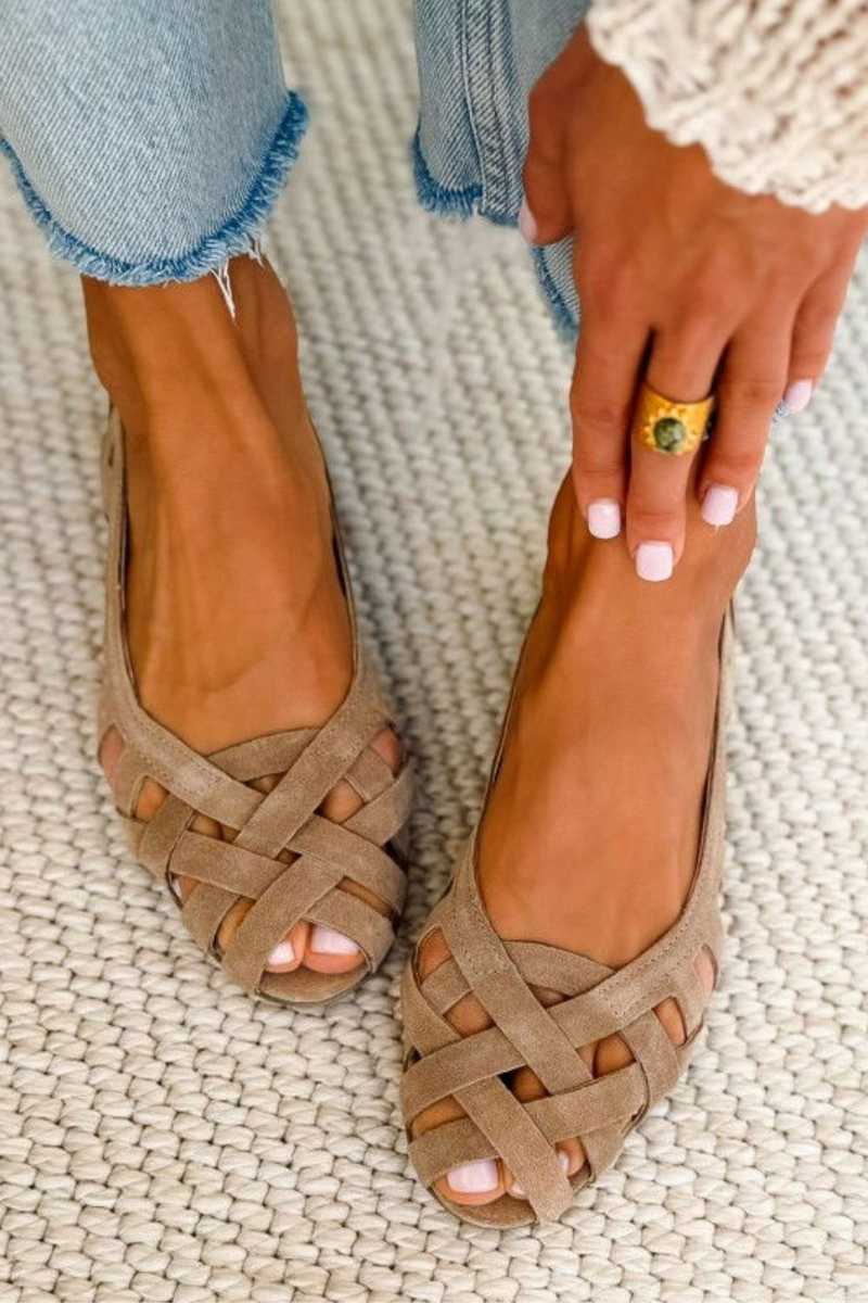 Delphine | Flat open-toe sandals with crossover fabric straps