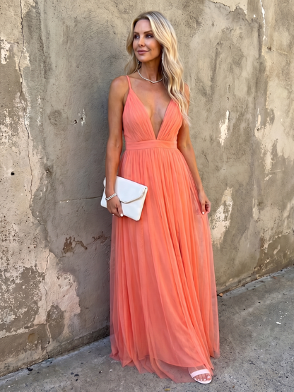 Damska plisowana sukienka maxi z dekoltem V – Anna Marie