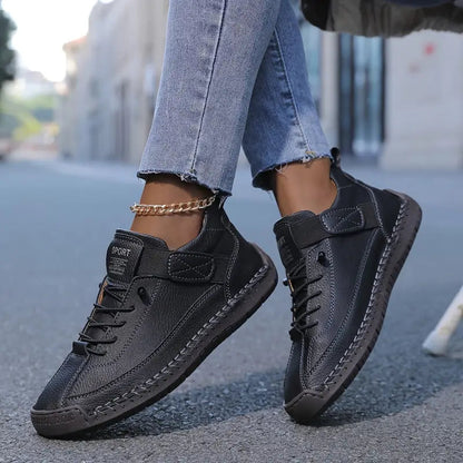 Novira | Cushioned wide-fit trainers