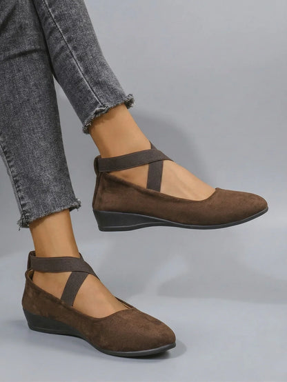 Madeleine | Closed and Comfortable Wedge Shoes